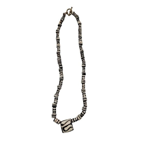 Unknown Jewelry - Chevron Zebra Striped Pendant Necklace 23" Tube & Disc Glass Beaded Chain VTG